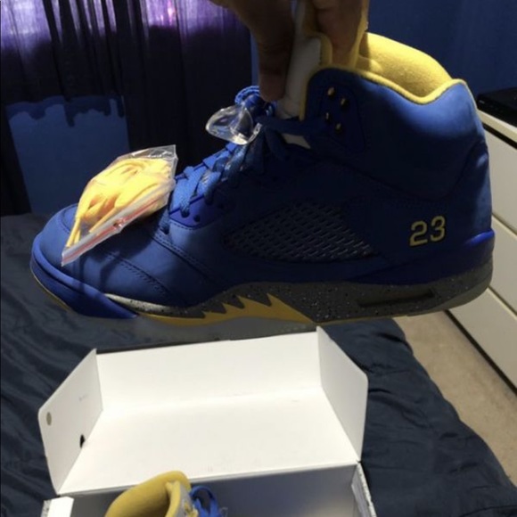 MICHAEL JORDAN RETRO 5 BLUE & YELLOW. SIZE 10 1/2 - Picture 5 of 5